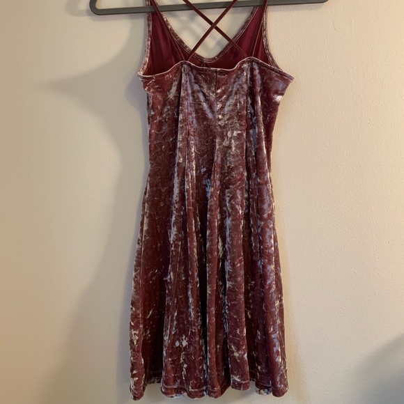 American Eagle AEO Mauve Crushed Velvet Mini Dress - Picture 3 of 4